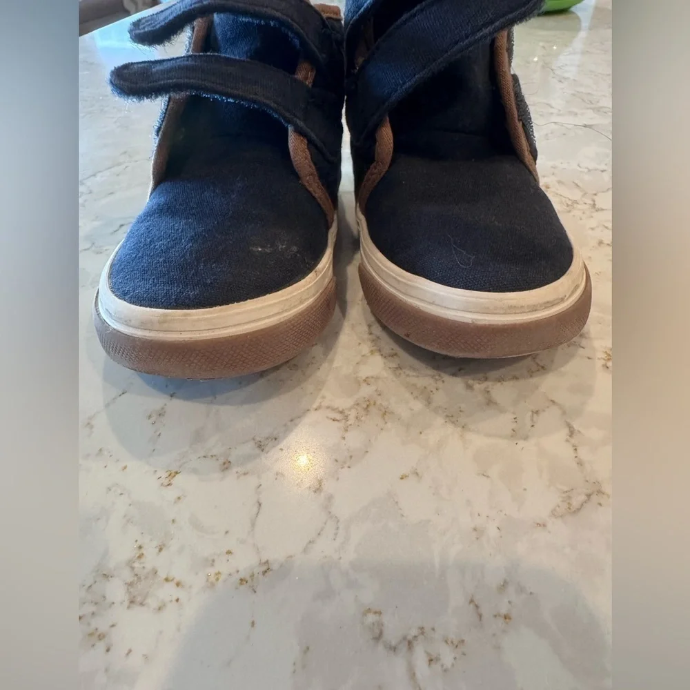 Old Navy size 6 Blue and Brown Kids Shoes